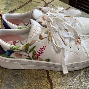 Ted Baker Embroidered Tennis shoes size 8